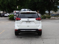 2017 Nissan Rogue SL AWD Comfortable, refined, and packed with premium features, this 2017 Nissan Ro... (image 5)