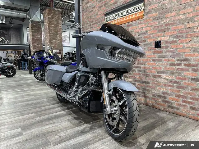 2026 Harley-Davidson ROAD GLIDE in Sport Touring in Calgary - Image 3