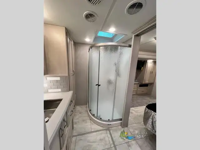 2023 Newmar Kountry Star 4037 Diesel Pusher 360 h.p. in RVs & Motorhomes in Moncton - Image 79