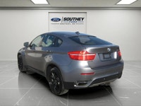 Heated seats, power sunroof, power liftgate, dual climate control, push button start, leather interi... (image 2)