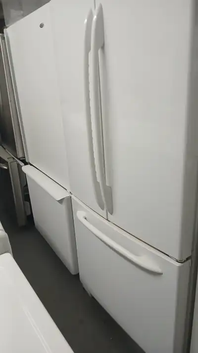 Grand réfrigérateur 33 pouces a portes françaises, View more
