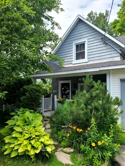 2-Bedroom House for Rent – Westboro, Ottawa Bright and well-maintained 2-bedroom home available for...
