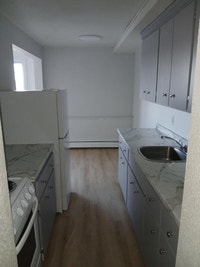 3 Fernhill Road Conveniently located on Fernhill Drive, just off Windmill Road in Dartmouth, these a... (image 1)