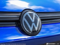 This Volkswagen Golf R boasts a Intercooled Turbo Premium Unleaded I-4 2.0 L/121 engine powering thi... (image 9)