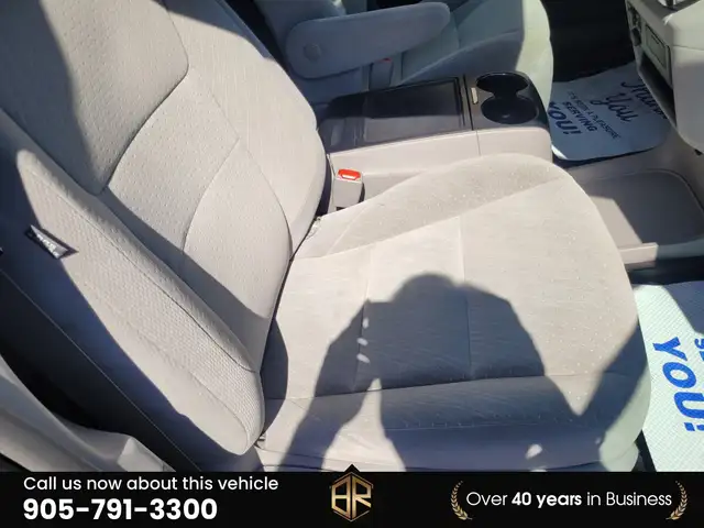 2018 Toyota Sienna LE | AWD | Power doors in Cars & Trucks in Mississauga / Peel Region - Image 39