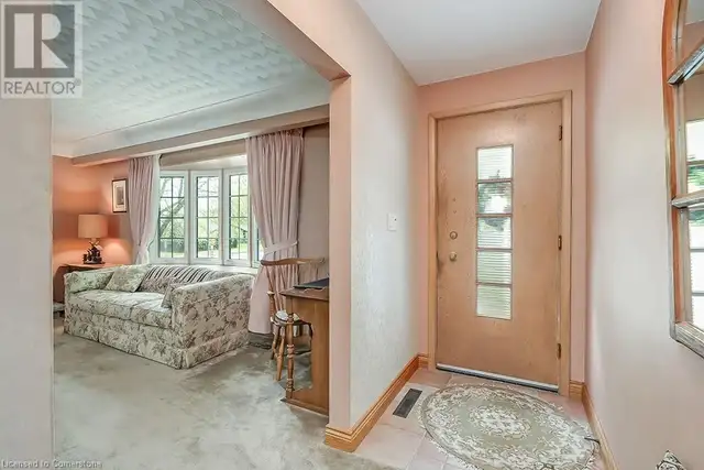 327 STRATHCONA Drive Burlington, Ontario62864386837250123