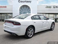 Recent Arrival! AWD, Black Cloth, 8.4 Touch Screen Display, Apple CarPlay/Android Auto, Block heater... (image 5)