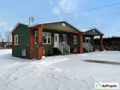 Charmant Duplex ou Bi-Génération avec garage - Idéal pour vos projets familiaux! Découvrez cette pro...
