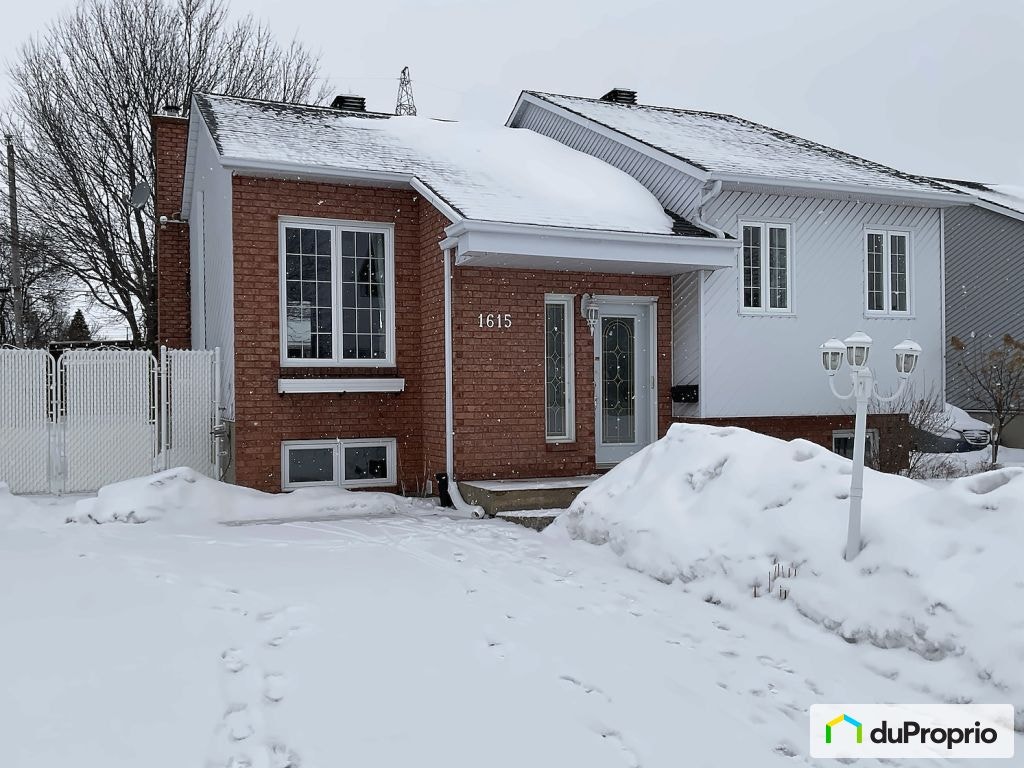 $620,000 - Bungalow for sale in Ste-Julie — photo 1