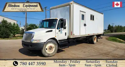 White Regular Cab International 6 Cylinder Diesel Engine Eaton Fuller 6-Speed Manual Transmission 80...