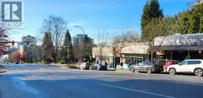 Income-generating 4 UNIT retail investment with potential gross income exceeding $220,000 annually....