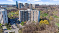 2 +1 Bed Condo Apt in the Heart of Toronto