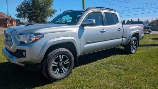 2016 Toyota Tacoma 4WD Double Cab V6 Auto SR5 in Cars & Trucks in Cambridge - Image 3