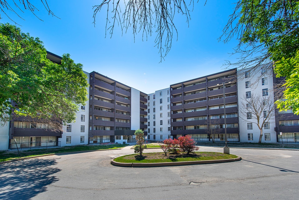 Etobicoke 2 Bedroom Apartment for Rent 1915 Martin Grove Road Long