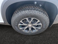 Welcome to Capital GMC! This 2026 GMC Acadia in Summit White is equipped with AWD and Gas 2.5L/ engi... (image 8)