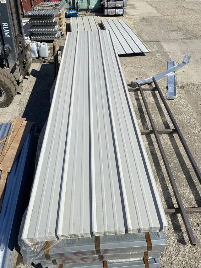NEW 29 GA LIGHT GRAY STEEL SIDING SHEET in Roofing in Medicine Hat - Image 6