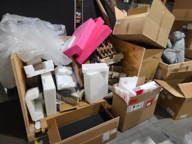 Cardboard free wood,  packing materials free indoor stored foam in Free Stuff in Mississauga / Peel Region - Image 5