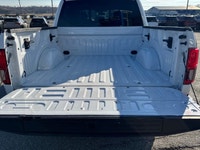 Lariat SuperCrew, Twin Panel Moonroof, Tow Pkg, Navigation, Tailgate Step, 2.7L, Great Service Recor... (image 9)