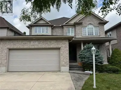 805 BIRCHMOUNT Drive Waterloo, Ontario