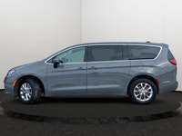 This Chrysler Pacifica has a powerful Regular Unleaded V-6 3.6 L/220 engine powering this Automatic... (image 1)