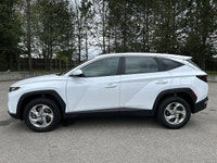 // ACCIDENT FREE!! // This 2023 Hyundai Tucson Essential AWD is a smart compact SUV for daily life i... (image 9)