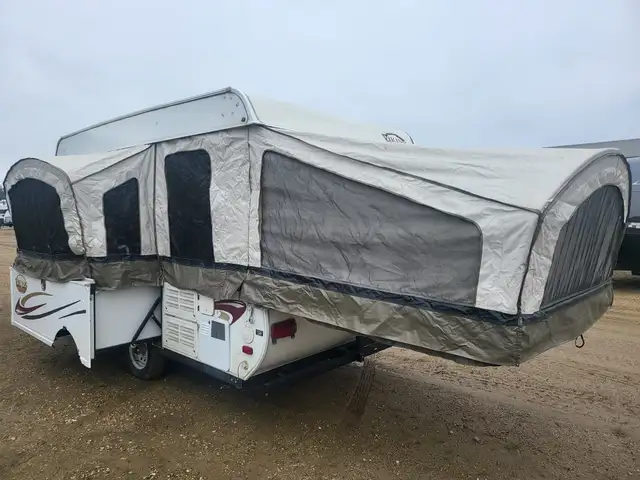 2013 Forest River VIKING 2485 SST in Travel Trailers & Campers in St. Albert - Image 5