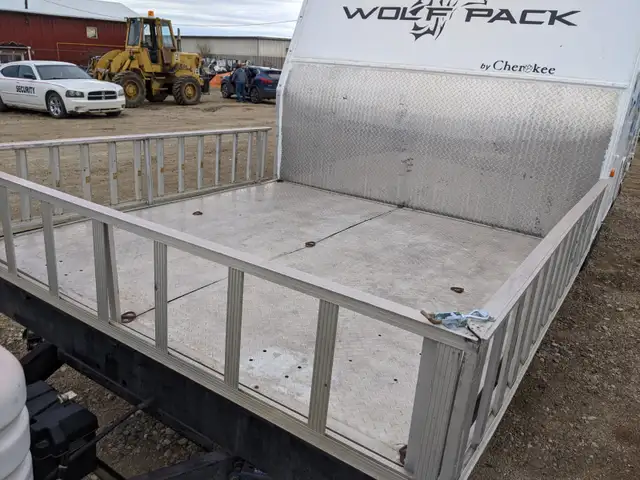 2007 Wolfpack by Cherokee Hunters edition Camper in Travel Trailers & Campers in Prince Albert - Image 6