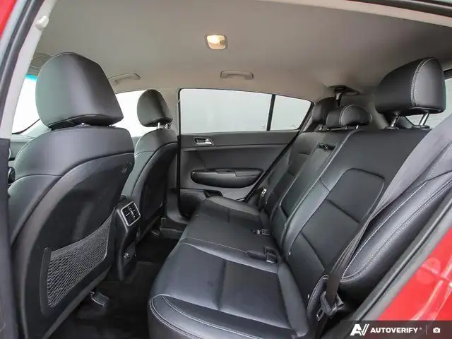 2020 Kia Sportage EX AWD | Apple CarPlay | Blind Spot in Cars & Trucks in London - Image 28