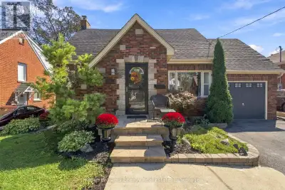 Welcome to this charming 3-bedroom, 1-storey home in the highly sought-after O'Neill neighbourhood,...