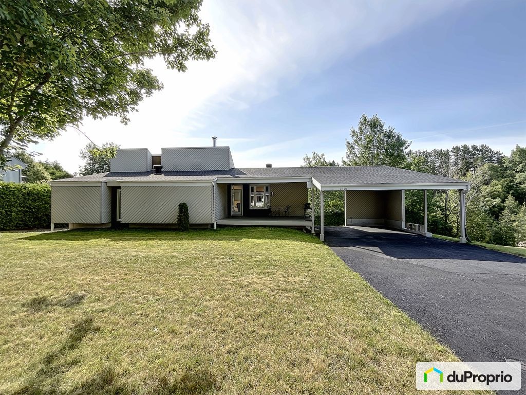 $350,000 - Bungalow for sale in St-Georges — photo 1