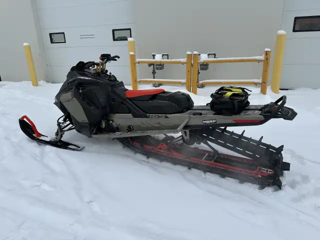 2022 SKIDOO SUMMIT X 850 165 (FINANCING AVAILABLE) in Snowmobiles in Strathcona County - Image 9