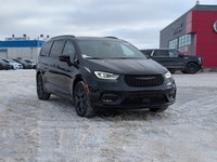 The 2026 Chrysler Pacifica Select offers a blend of style, comfort, and family-friendly technology i... (image 8)