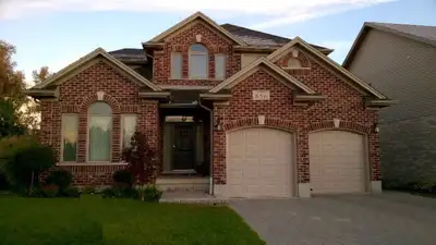 This is a gorgeous 2-storey house, which is backing onto the conservation land with a grass knoll be...