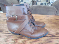 Woman's Leather Dressy Boots Size 7