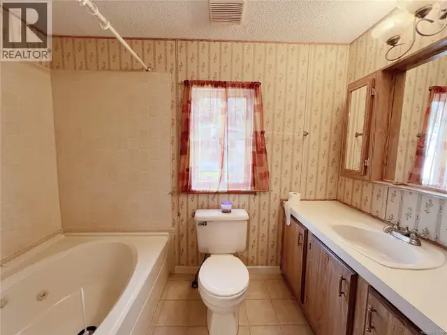 602 Matchlee Dr Gold River, British Columbia in Houses for Sale in Campbell River - Image 11
