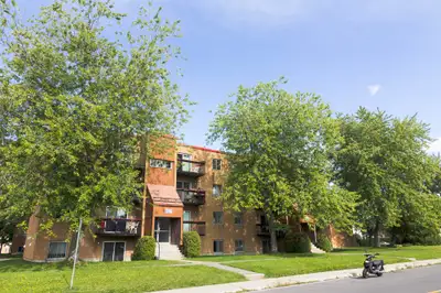 4 1/2 libre 1er août 2025 *Les photos d'intérieur sont d'un logement modèle. Visiter pour mieux appr...