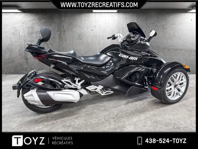 2013 Can-Am SPYDER RS SE5 DOSSIER PASSAGER ET TRES BAS MILLAGE in Street, Cruisers & Choppers in Laval / North Shore - Image 4