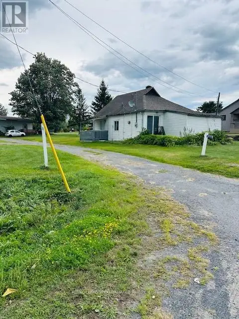 18787 COUNTY RD 2 ROAD South Glengarry, Ontario in Houses for Sale in Cornwall - Image 7