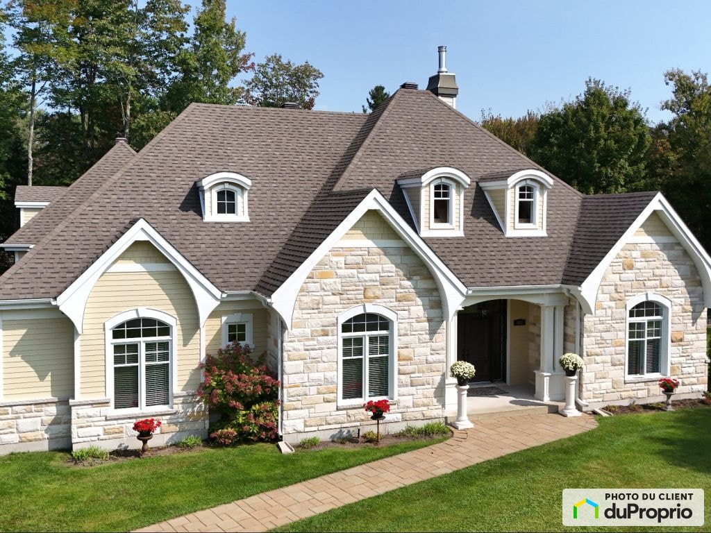 $1,174,000 - Bungalow for sale in St-Colomban — photo 1