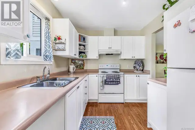 238 Bowlsby St Nanaimo, British Columbia62863788439683123