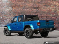 This Jeep Gladiator delivers a Regular Unleaded V-6 3.6 L/220 engine powering this Automatic transmi... (image 3)