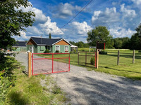 House for sale Sprucedale: 20.79 acre Hobby Farm