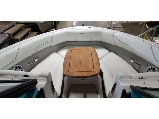 2023 Regal REGAL LS2 2023 in Powerboats & Motorboats in Québec City - Image 12