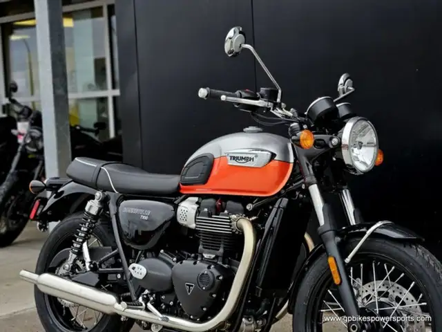 2025 Triumph Bonneville T100 in Street, Cruisers & Choppers in Oshawa / Durham Region - Image 10