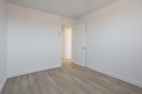 PROMOTION 1 mois gratuit * Grand 4 1/2 bien située - Unité rénovée avec goût Buanderie dans chaque l... (image 7)