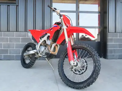 Finance at $105 bi-weekly*! Click "Get Financing" to see if you qualify! Apex Cycle 1-888-702-4150 V...