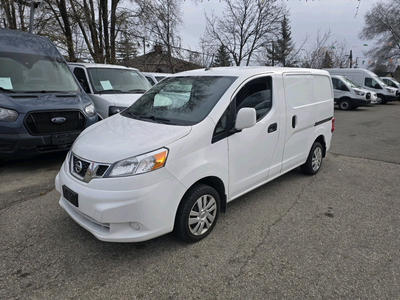 Perfect Auto CLEAN CARFAX - NAVIGATION - SV - 2.0 L GAS - DIVIDER - SHELVING - BACK UP CAMERA - PRIC...