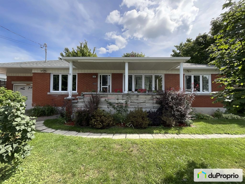 $529,999 - Bungalow for sale in Granby — photo 3