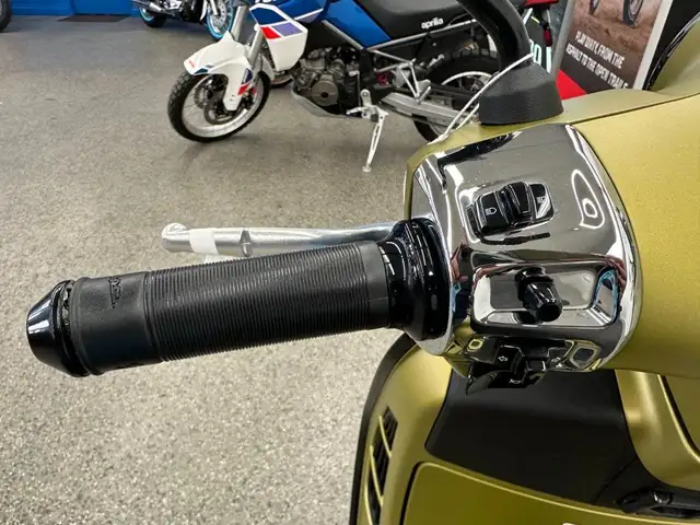 2024 Vespa GTS Supersport 300 MY24 - V6196 - -No Payments for 1  in Scooters & Pocket Bikes in Markham / York Region - Image 9