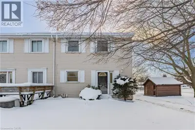 SOUGHT AFTER COURT LOCATION!! IMMEDIATE POSSESSION!! This spacious home has been freshly painted thr...